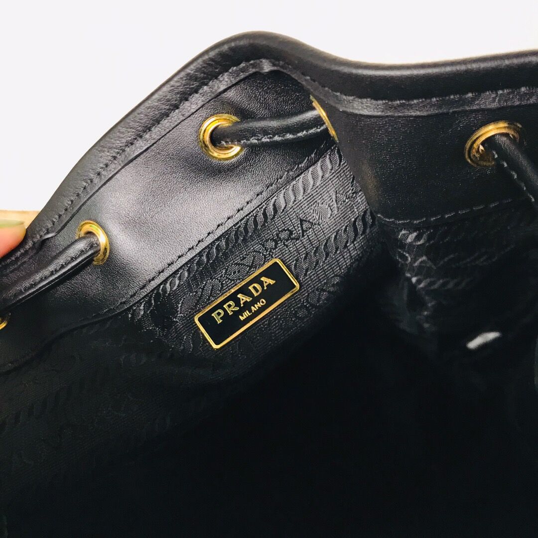 Pra*a Backpack Black
