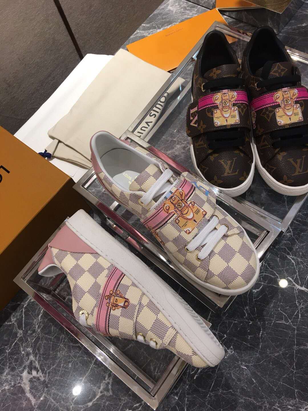 L0vis Vvtt0n Sneakers 004