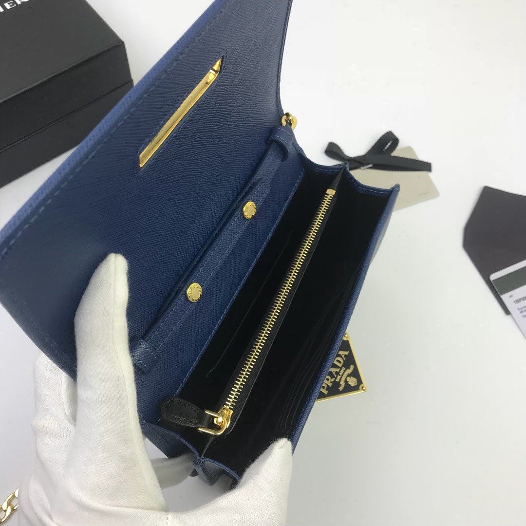 Pra*a Chain Strap Mini Bag 18CM Blue