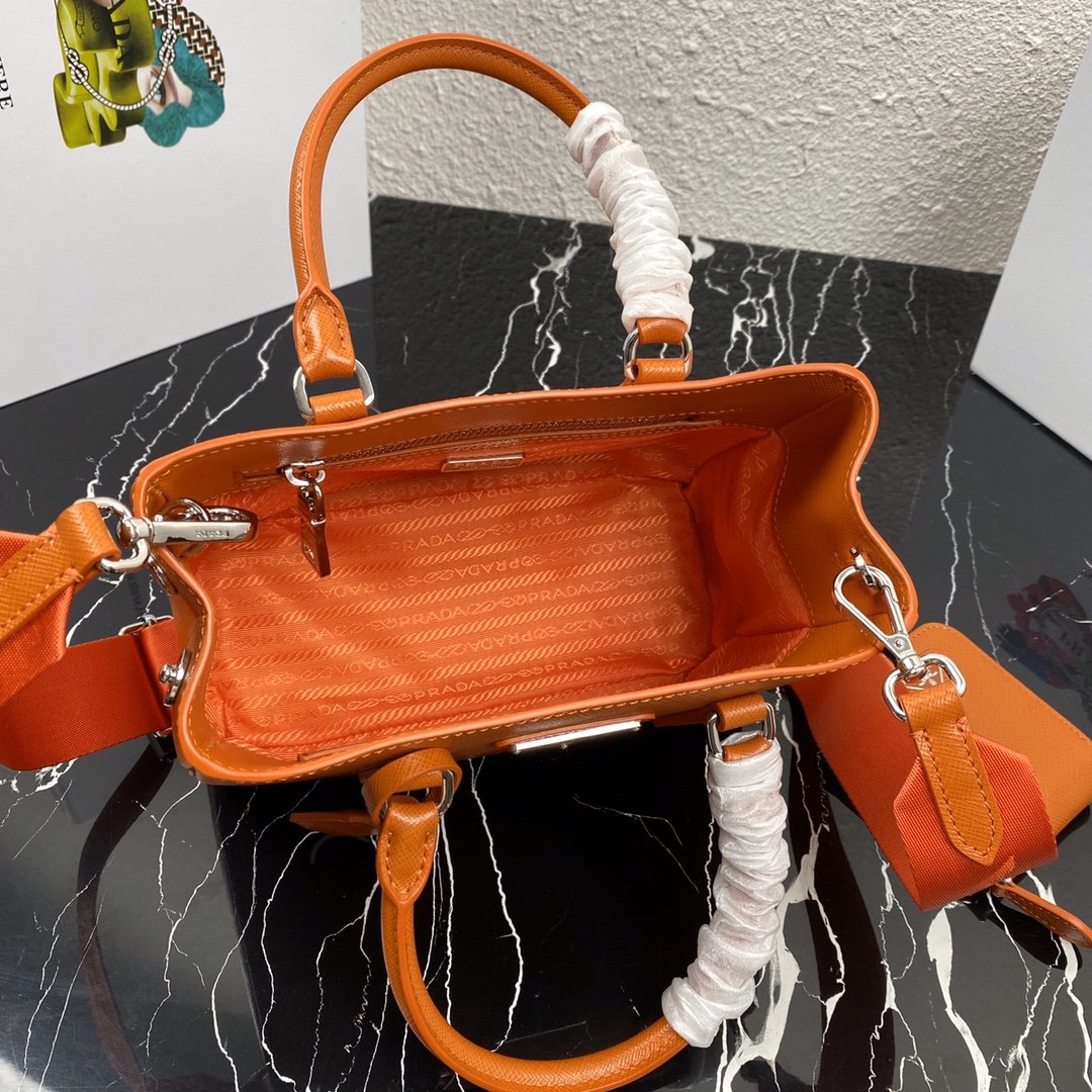 Pra*a Saffiano Leather Bag 1BA296 23cm 001