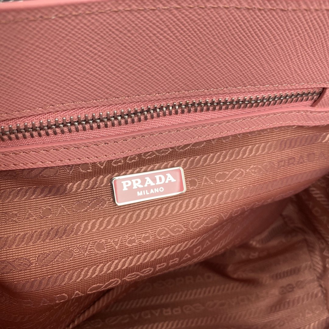 Pra*a Saffiano Leather Bag 1BA296 23cm 002