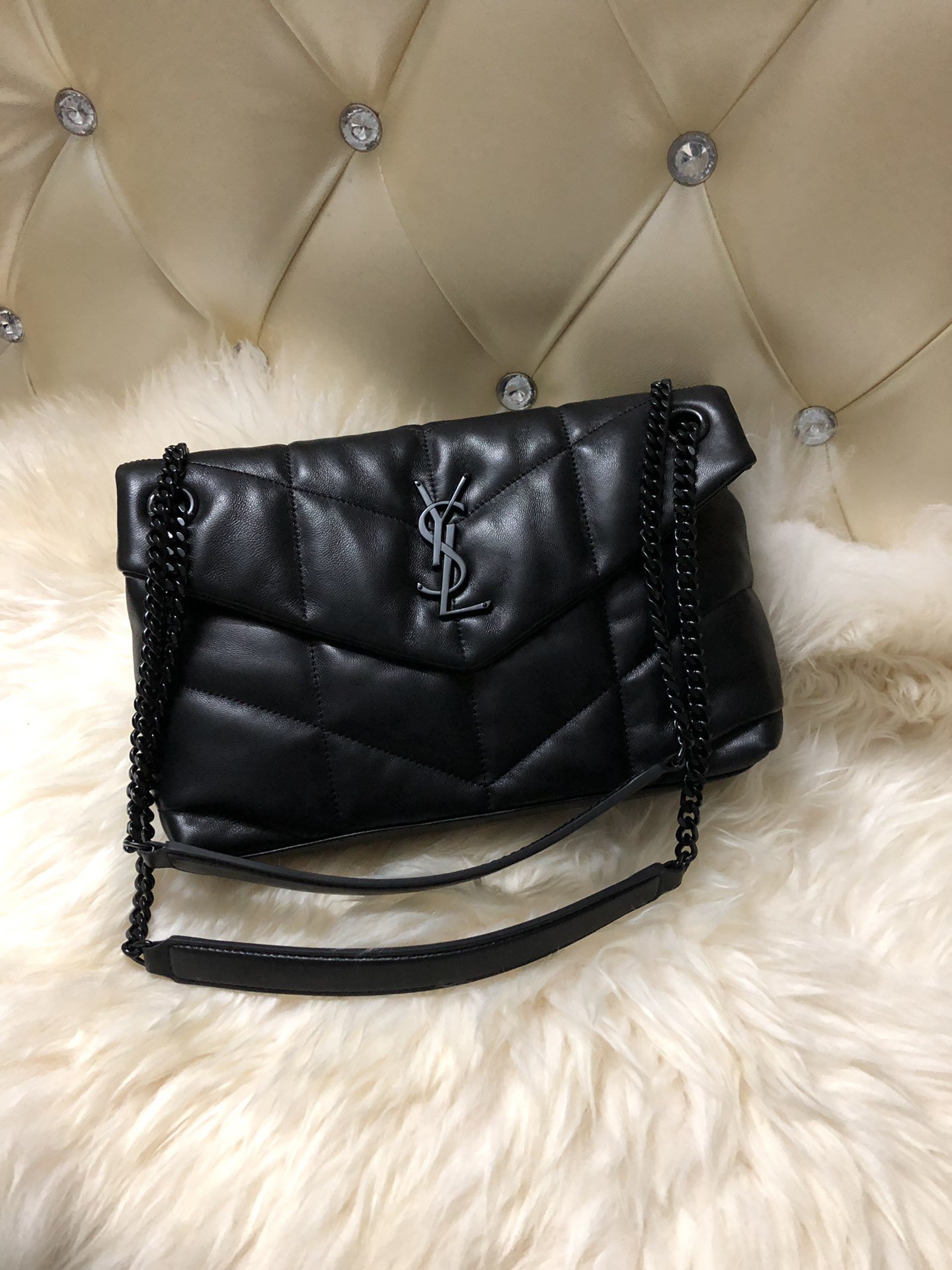 Y51 Puffer Handbag 29cm Black