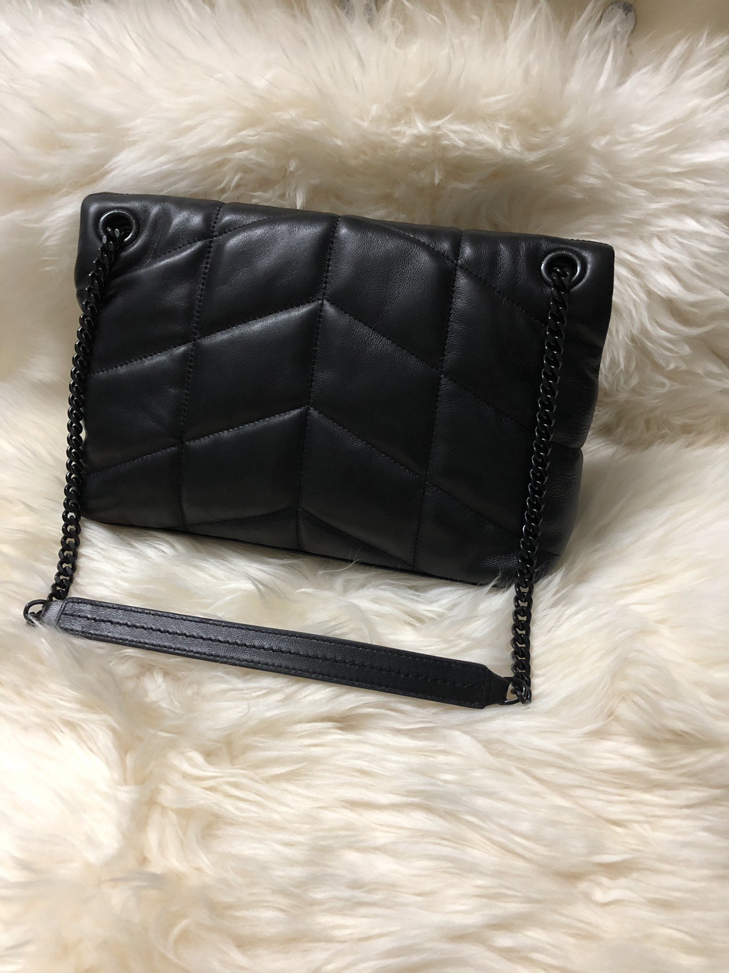 Y51 Puffer Handbag 29cm Black