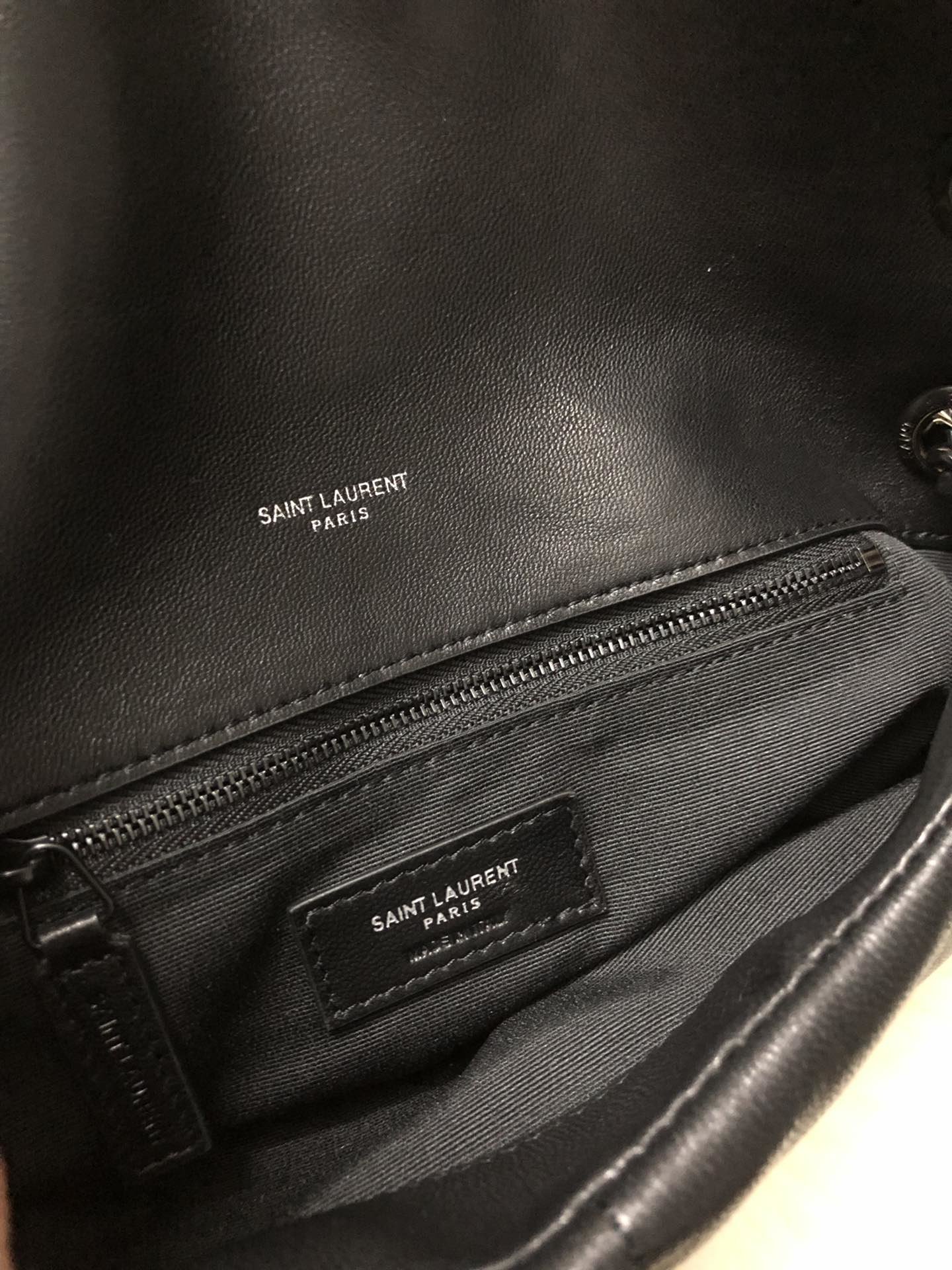 Y51 Puffer Handbag 29cm Black