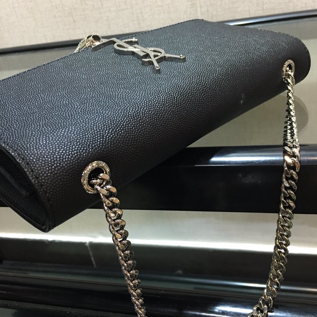 Y51 Chain Shoulder Bag 24cm 001