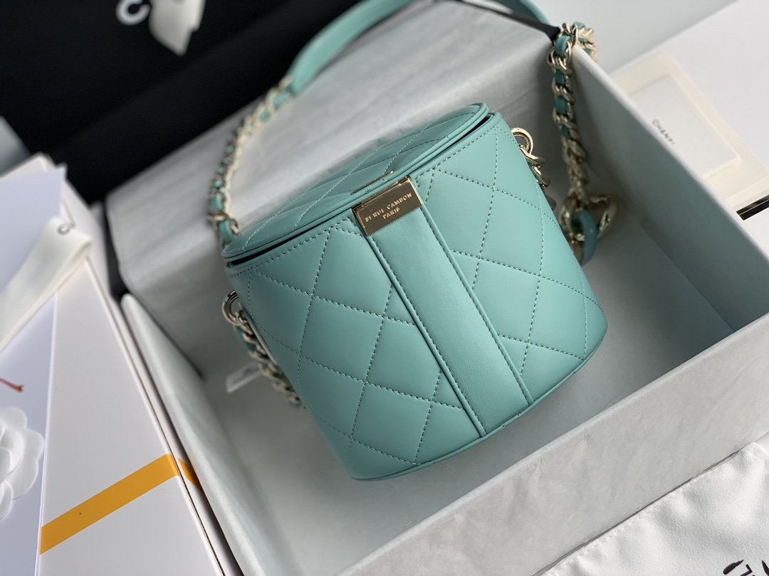 Ch**el Vanity Case Lambskin 13CM