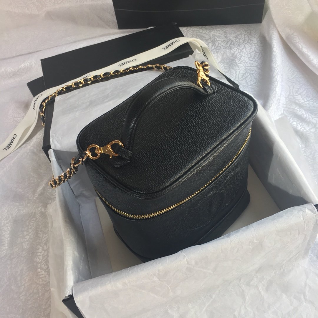 Ch**el Vanity Case 17cm