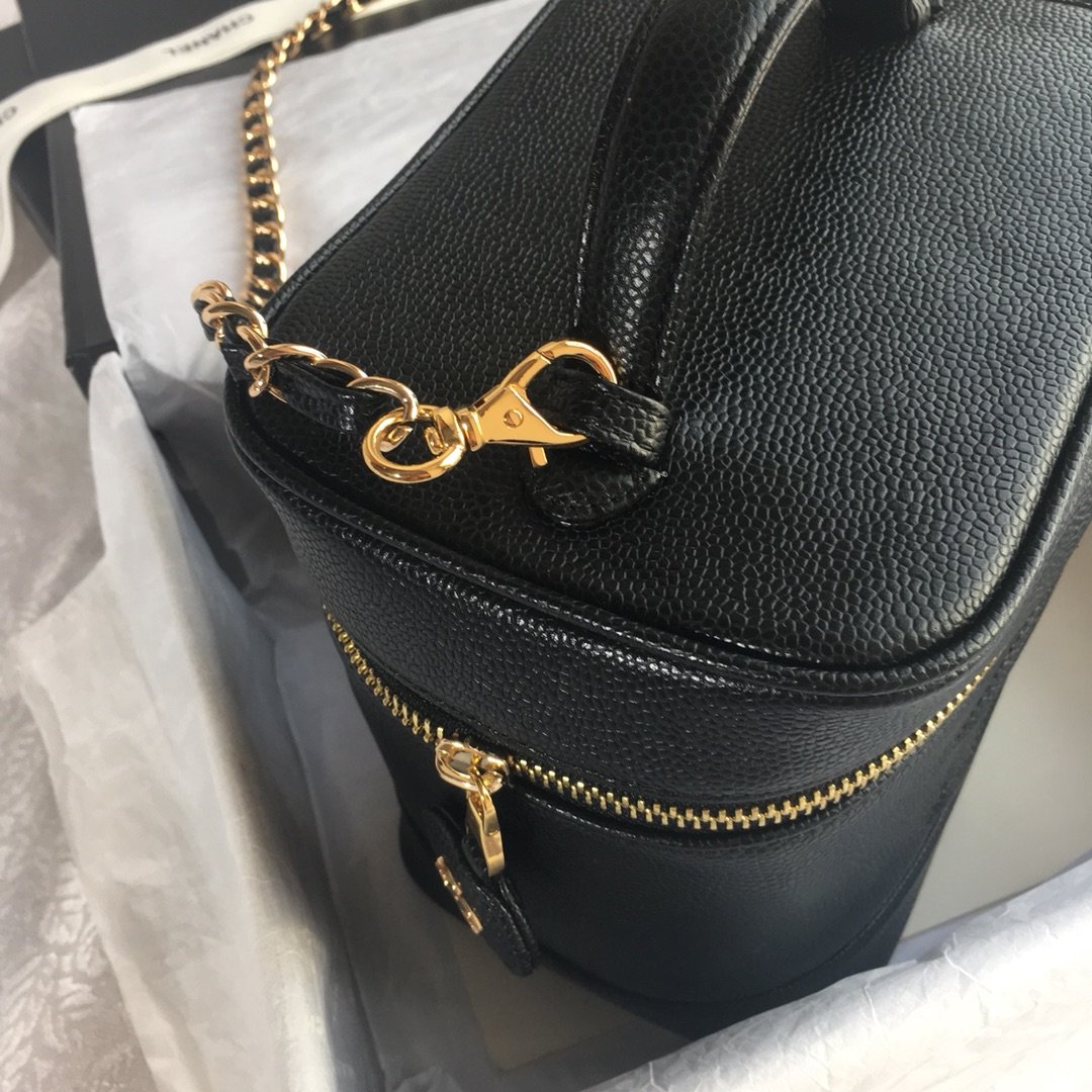 Ch**el Vanity Case 17cm