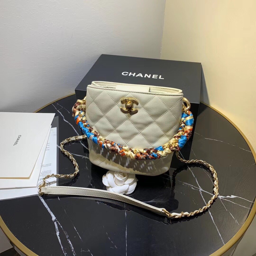 Ch**el Bucket bag 18cm White