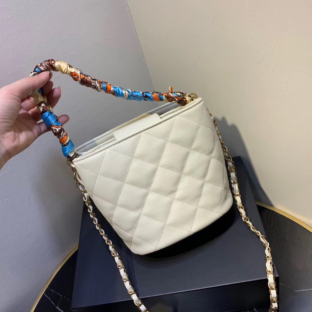 Ch**el Bucket bag 18cm White