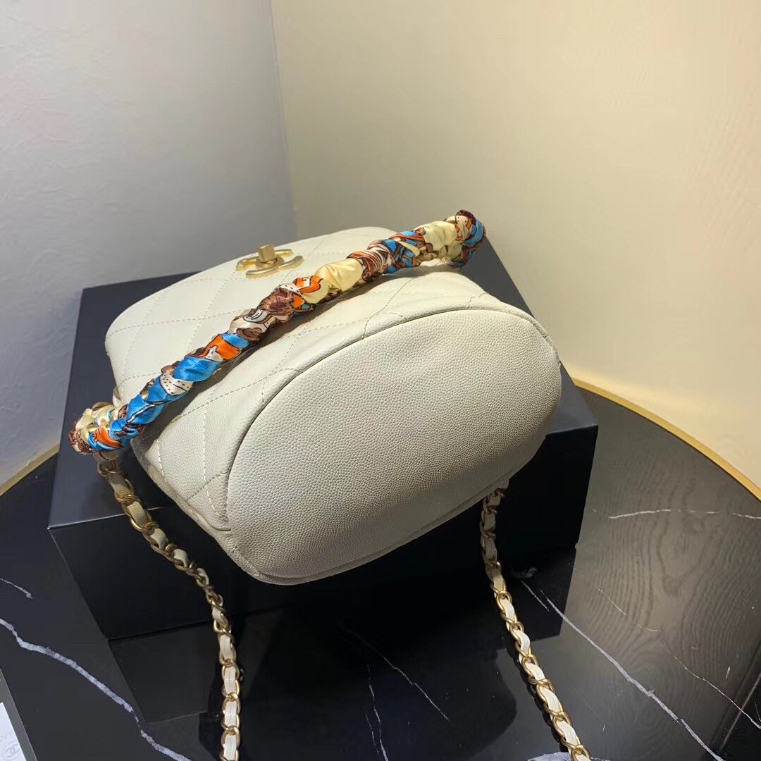 Ch**el Bucket bag 18cm White