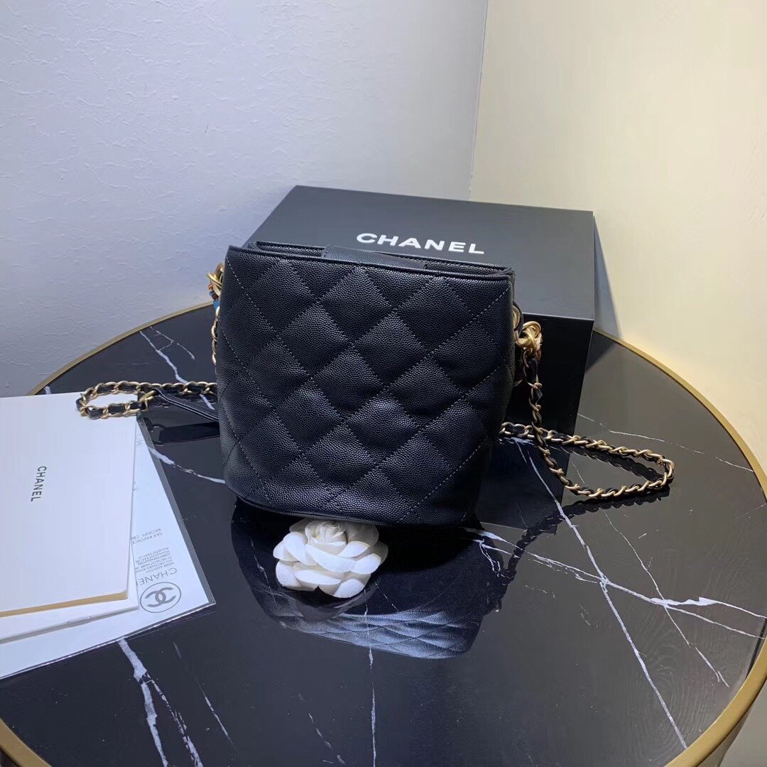 Ch**el Bucket bag 18cm Black