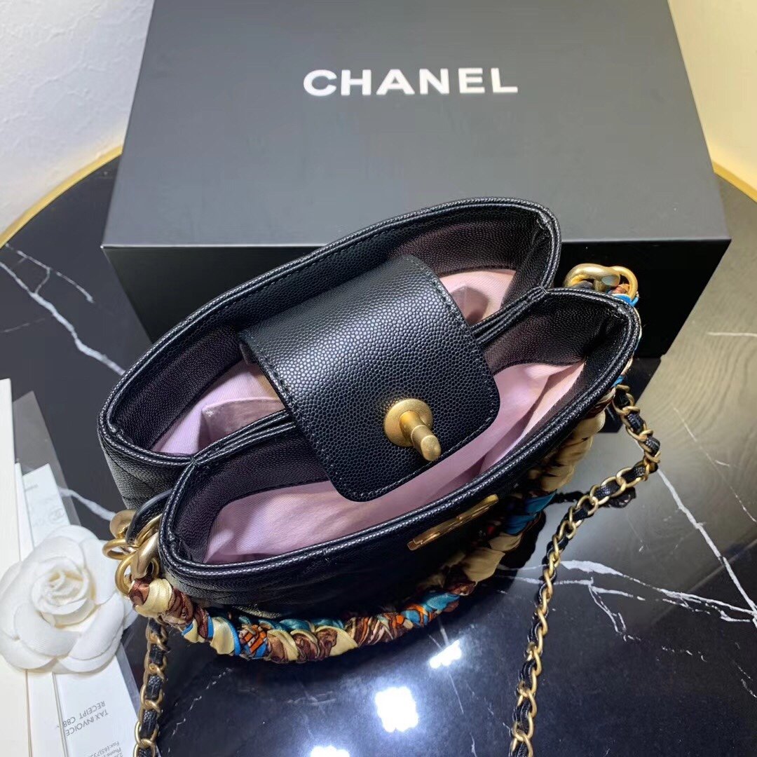 Ch**el Bucket bag 18cm Black