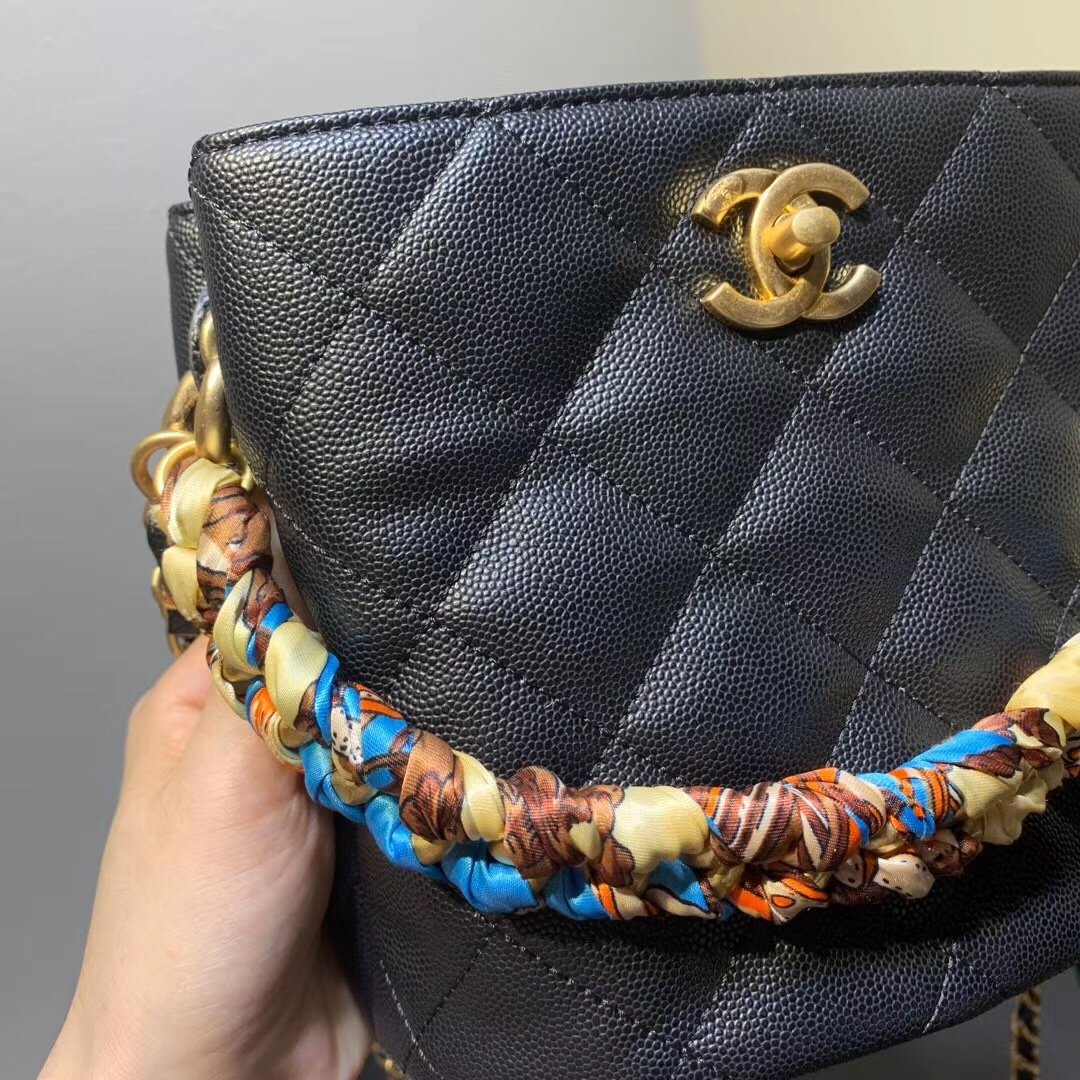 Ch**el Bucket bag 18cm Black