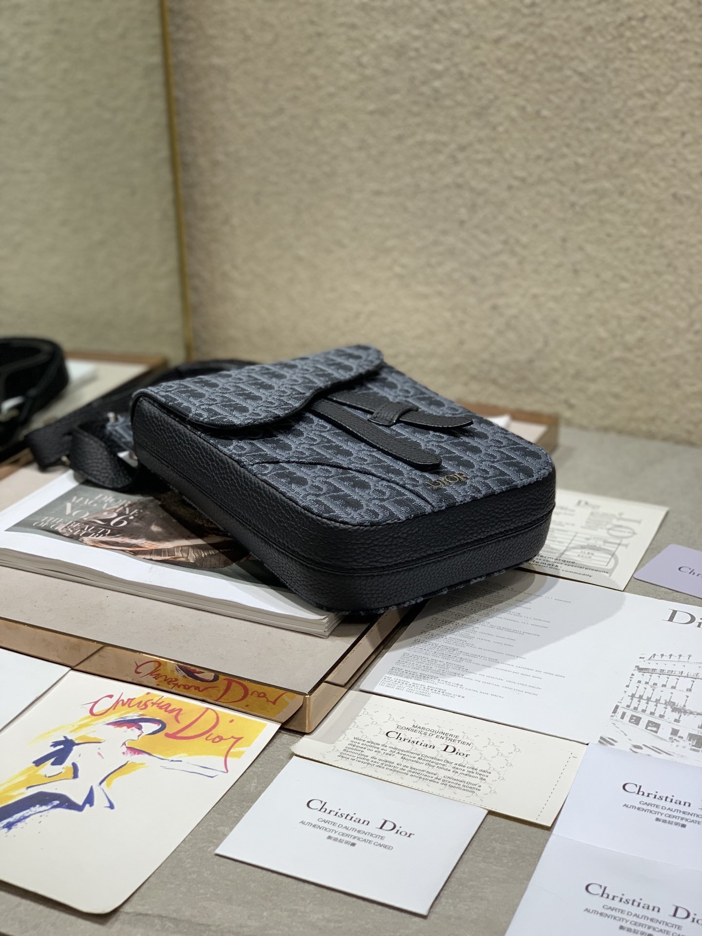 D10r Oblique Shoulderbag 16cm