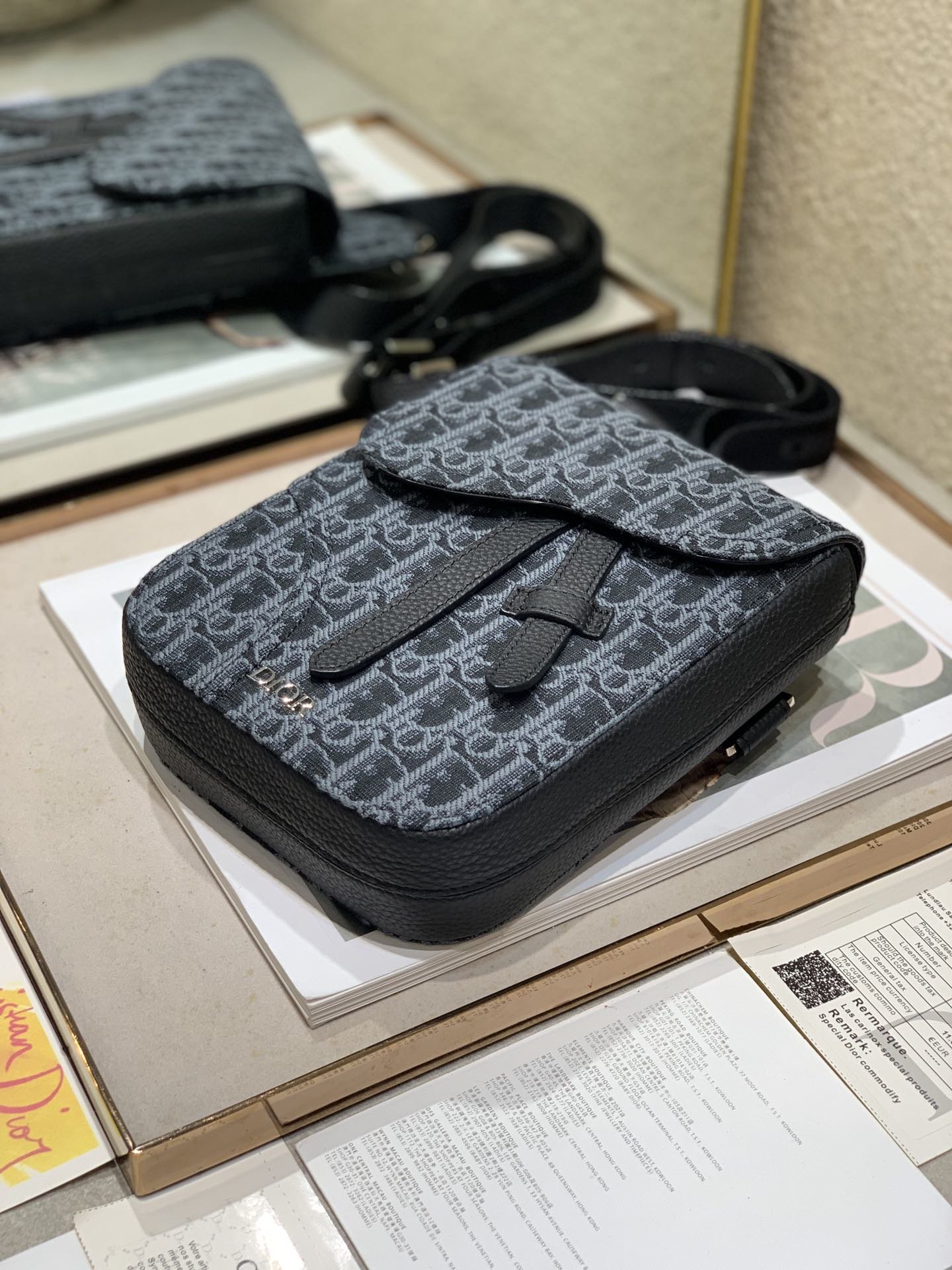 D10r Oblique Shoulderbag 16cm