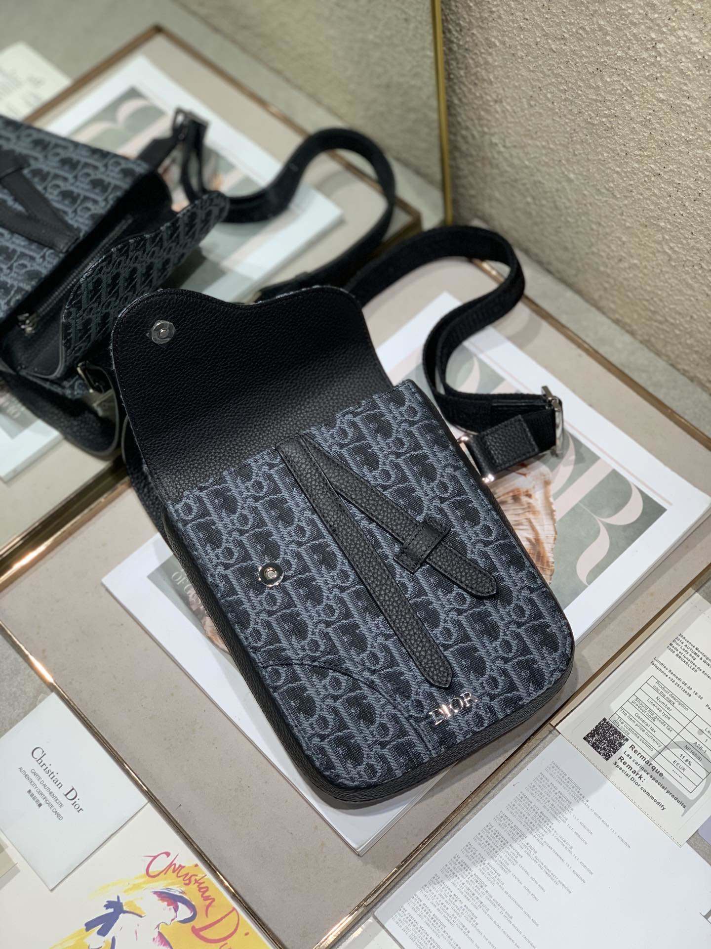 D10r Oblique Shoulderbag 16cm