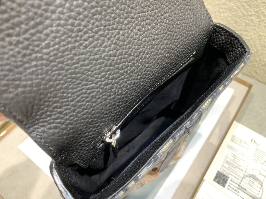 D10r Oblique Shoulderbag 16cm 001
