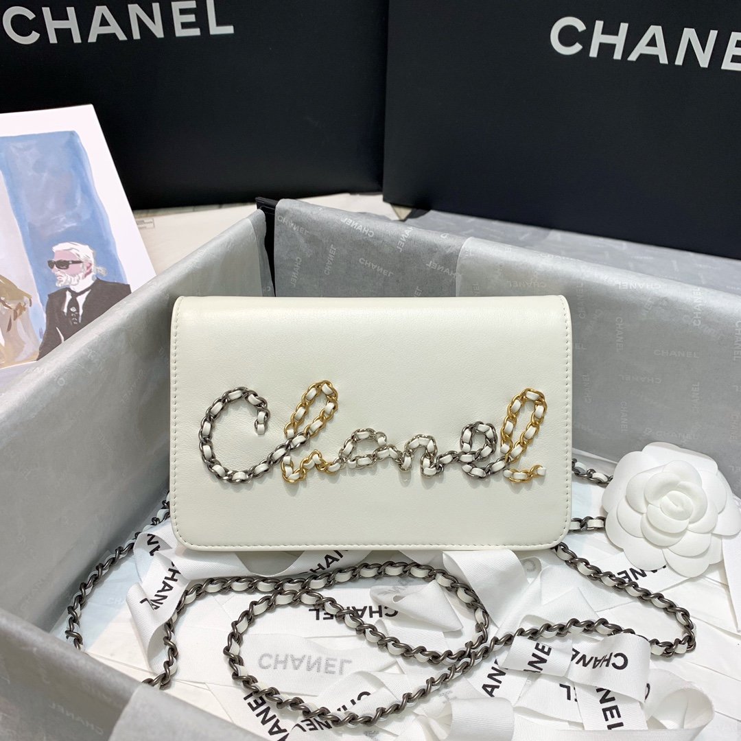 Ch**el Chain bag white 19cm
