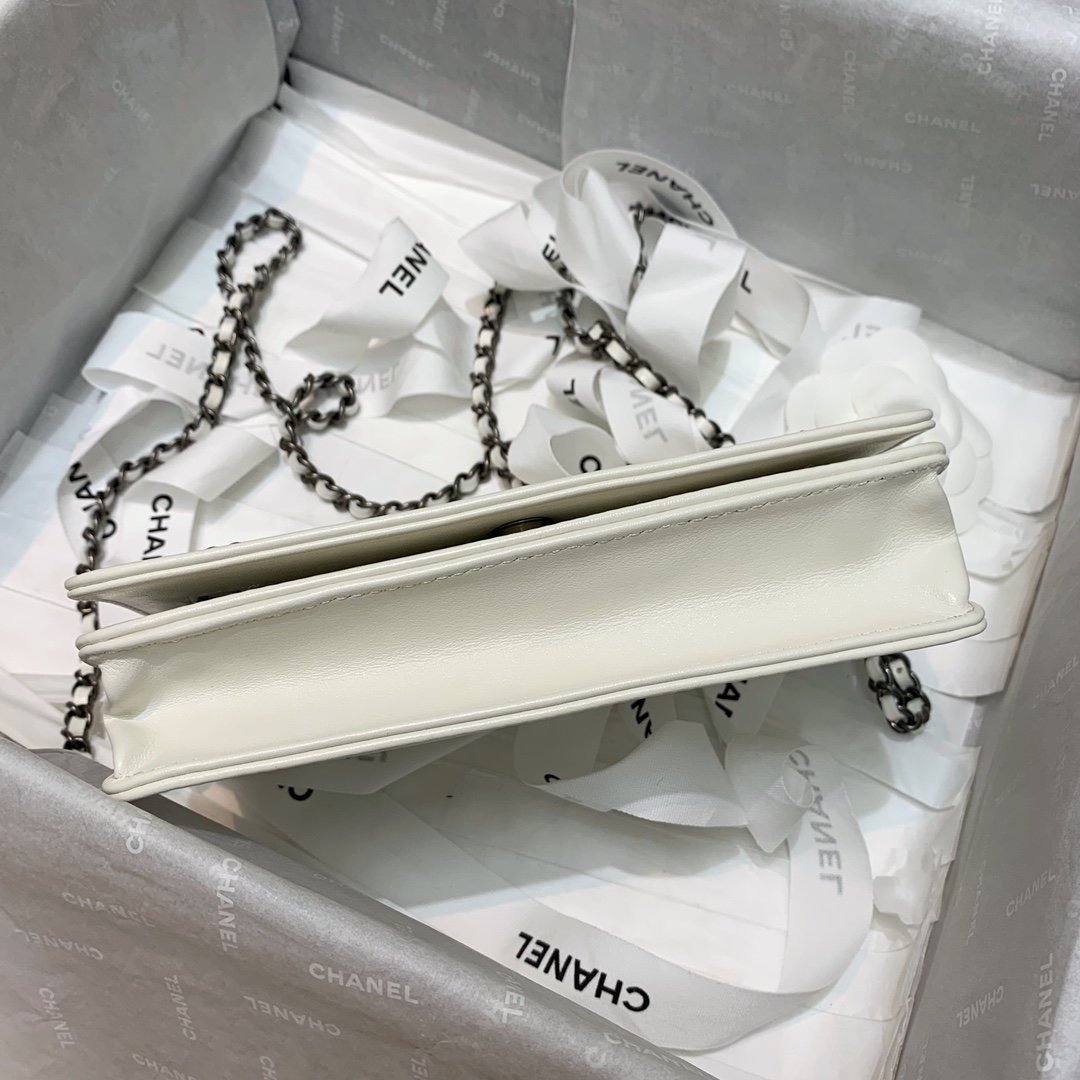 Ch**el Chain bag white 19cm