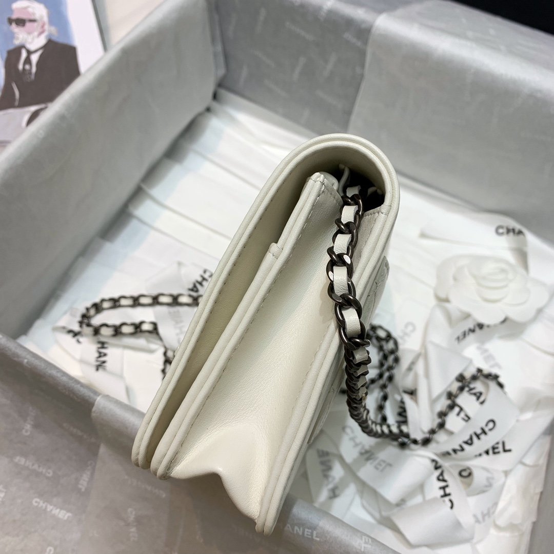 Ch**el Chain bag white 19cm