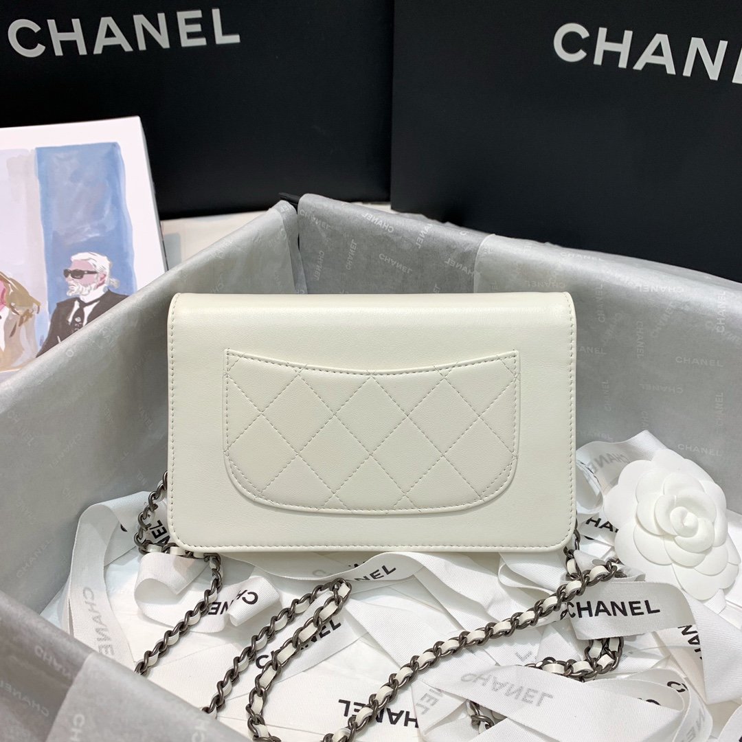 Ch**el Chain bag white 19cm