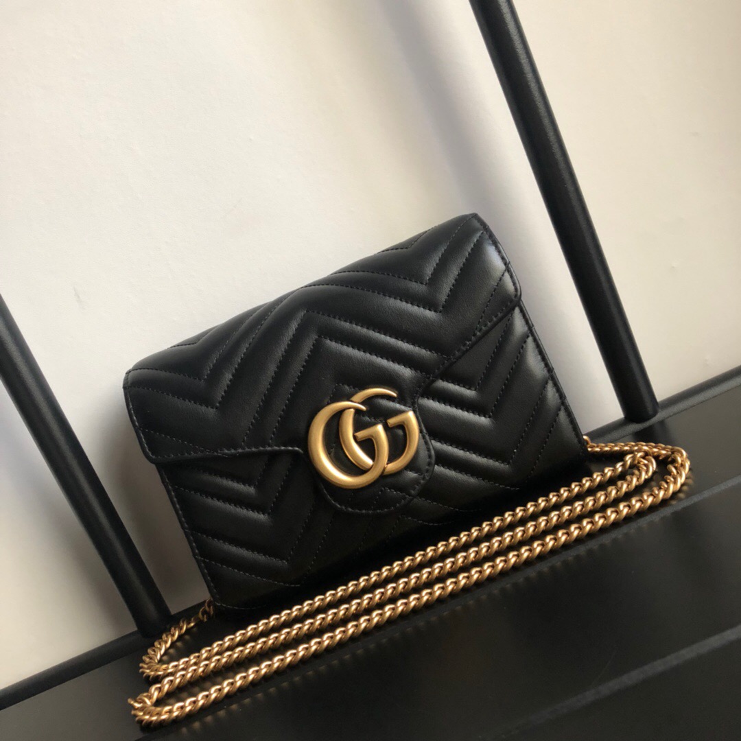 Bagsaaa Gvc*1 Marmont Mini Bag 474575 Black & Gold - 20 x 13 x 6 cm
