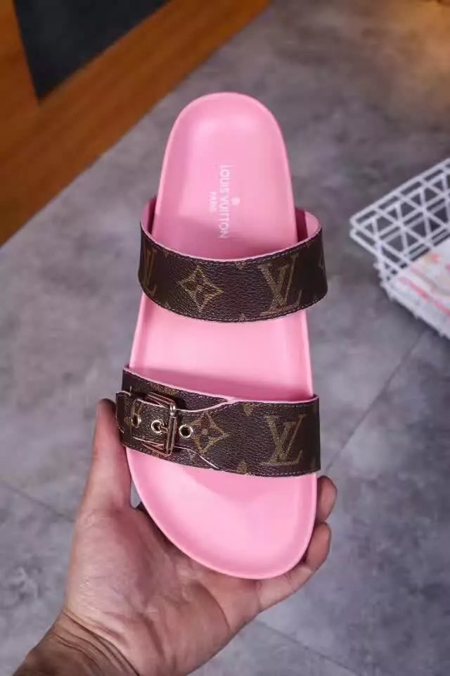 L0vis Vvtt0n Slipper
