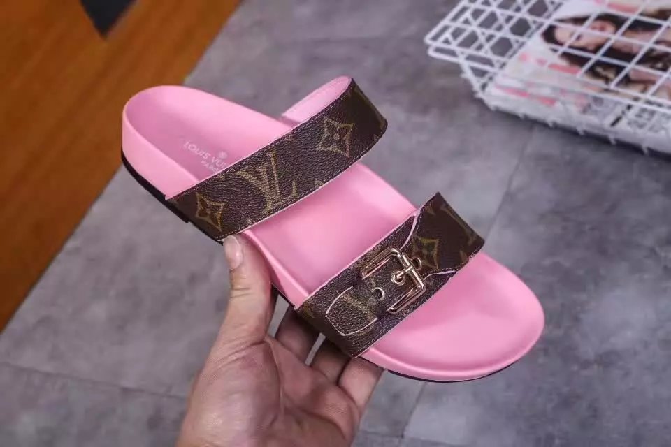 L0vis Vvtt0n Slipper