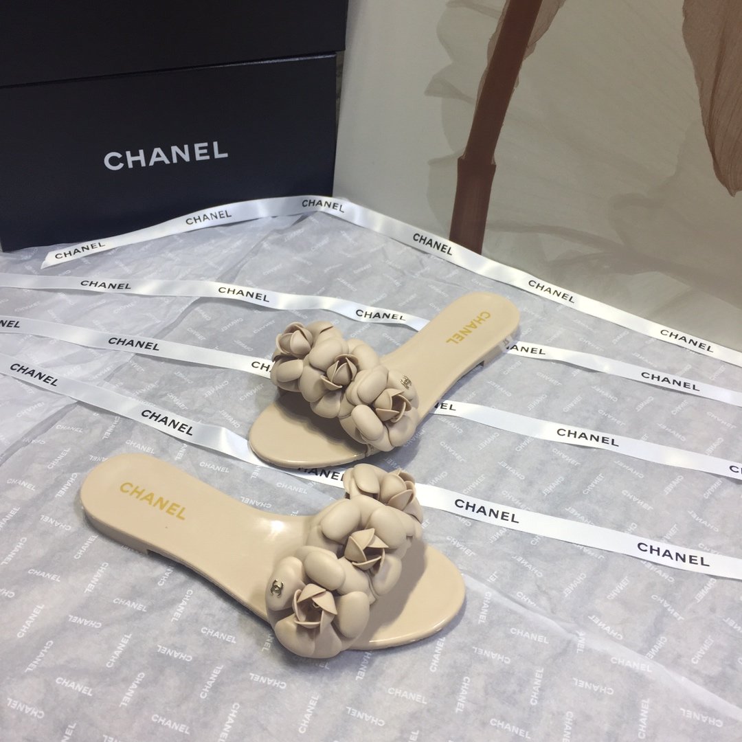 Ch**el Sandals beige