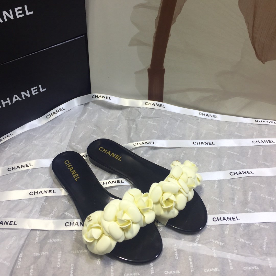 Ch**el Sandals White