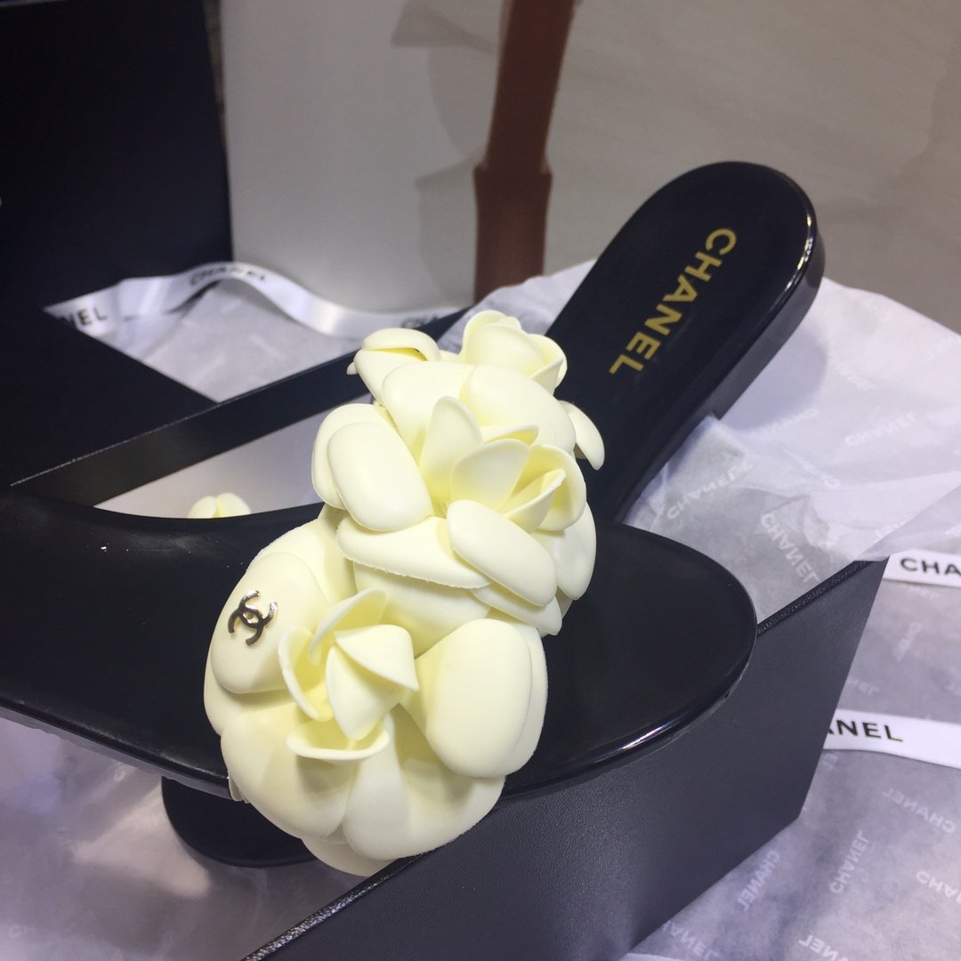 Ch**el Sandals White