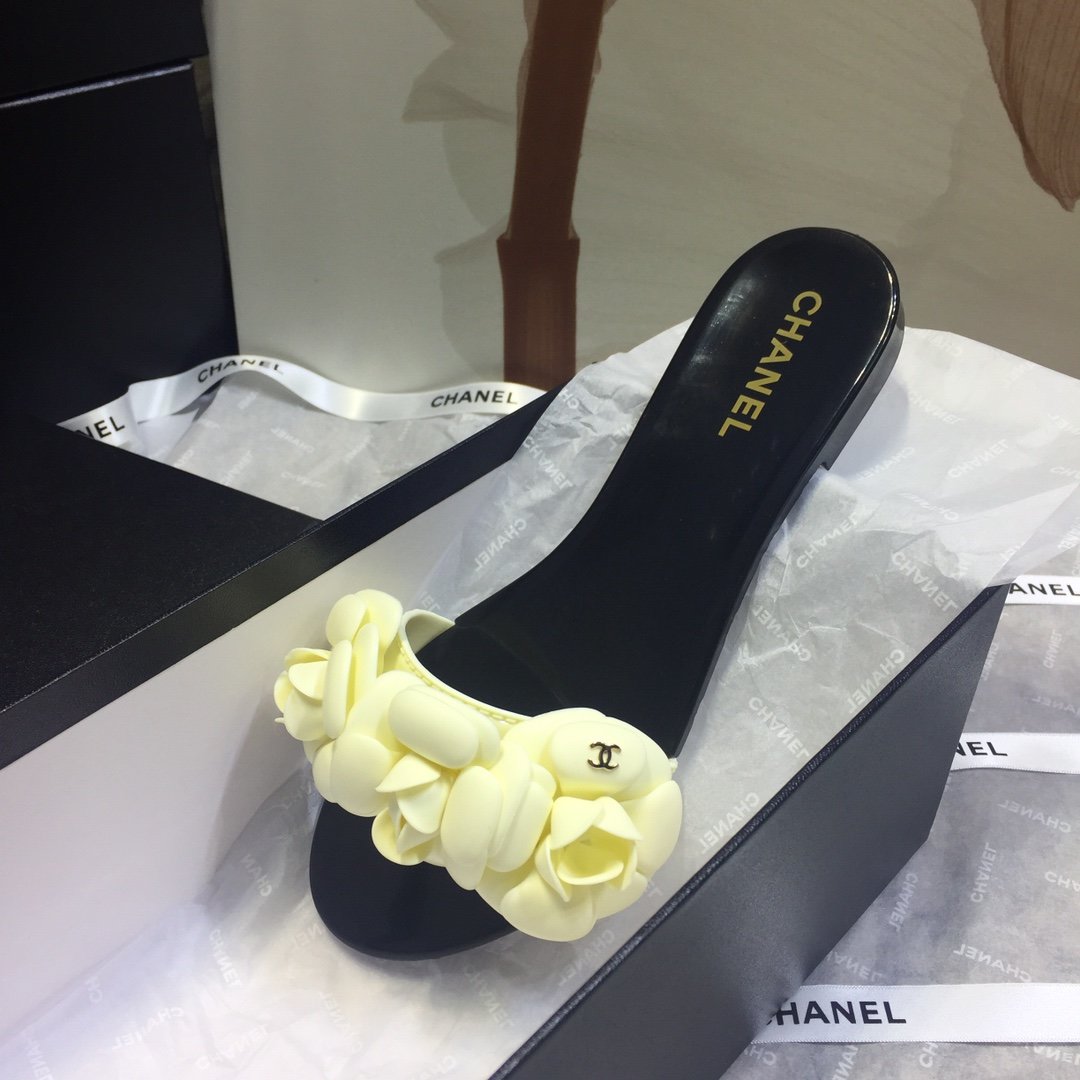 Ch**el Sandals White