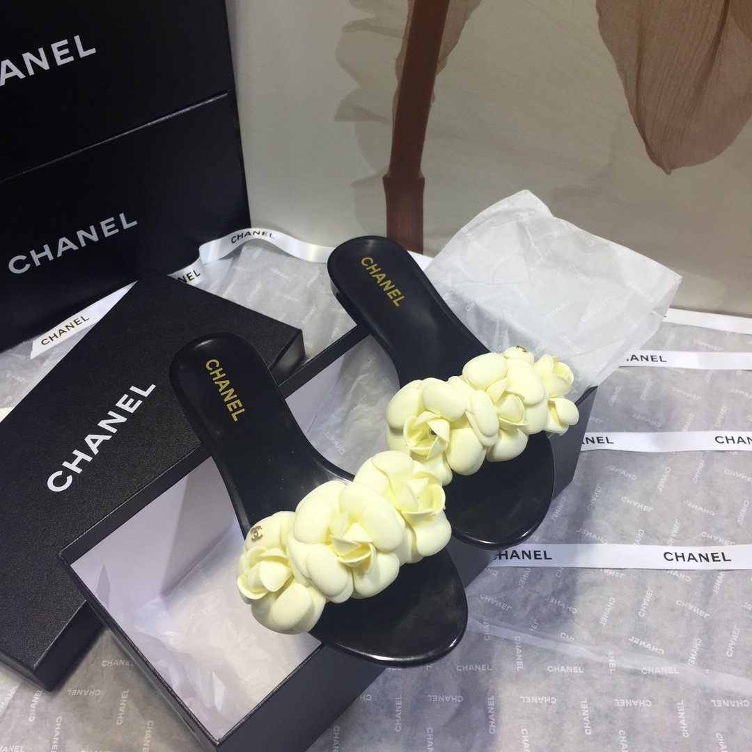 Ch**el Sandals White