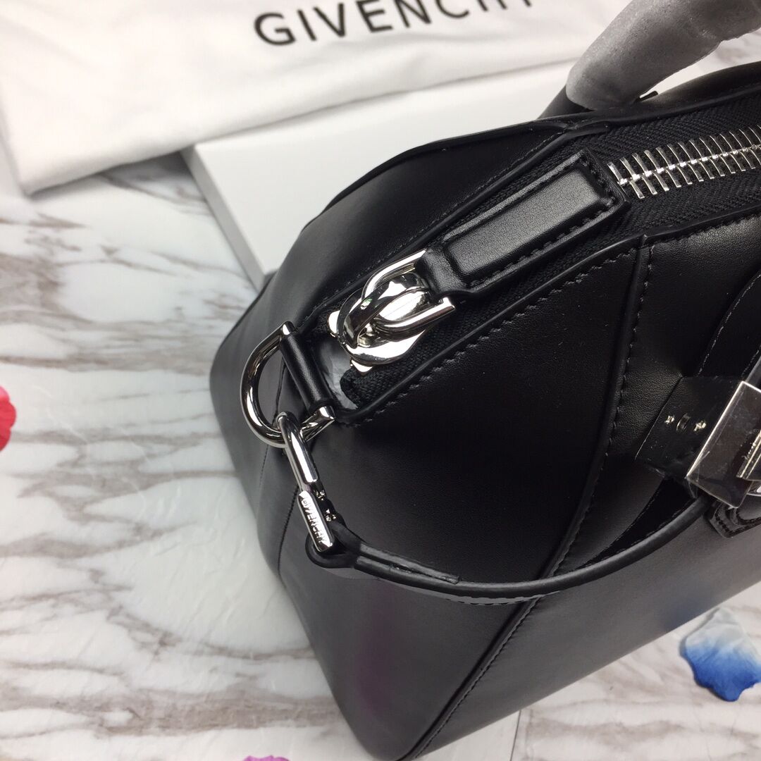 Givenchy Antigona Bag Black 33cm
