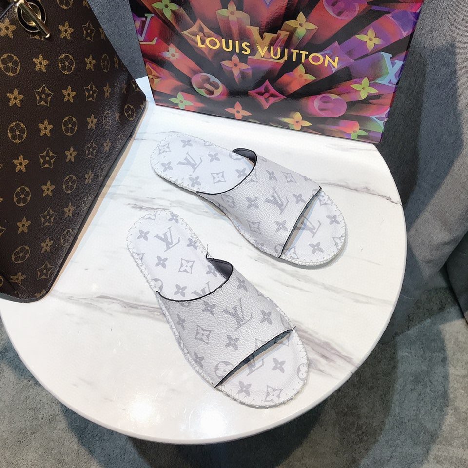L0vis Vvtt0n Slipper 009