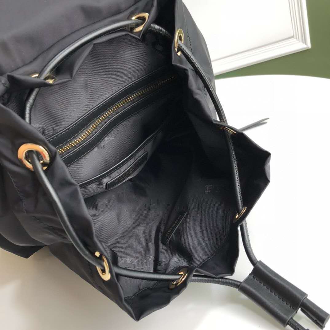 Bv*b*rry Backpack 33cm