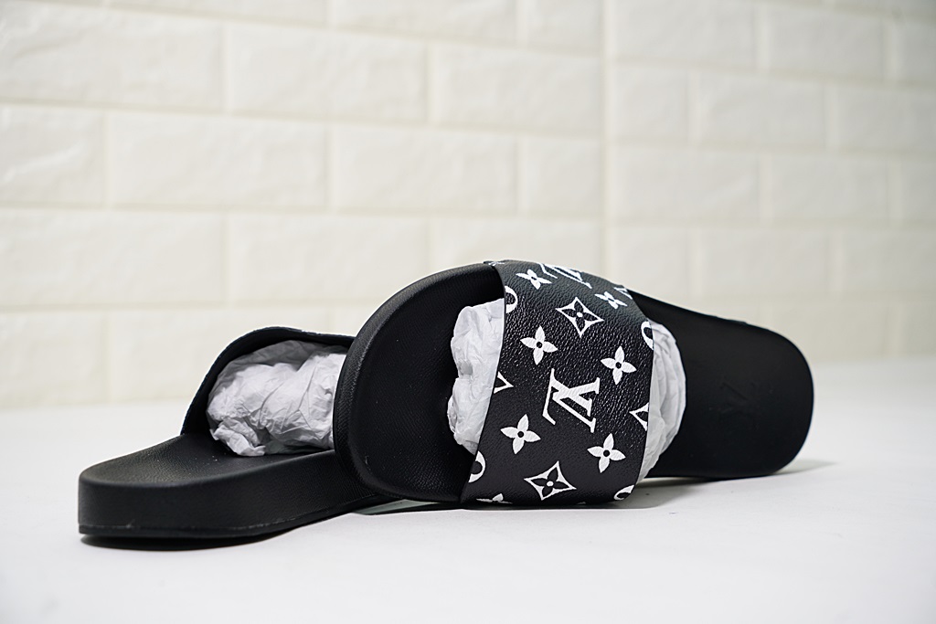 L0vis Vvtt0n Slipper 012