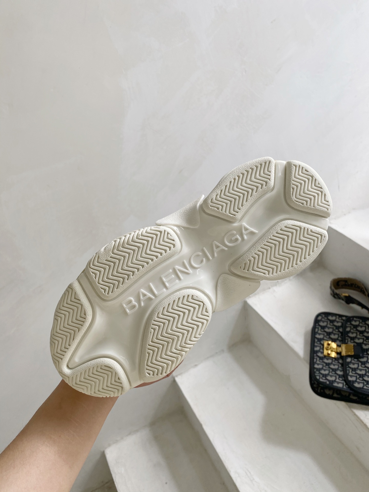 Ba1en*iaga Sneakers 002