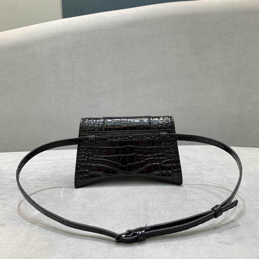 Ba1en*iaga Hourglass Bag 18cm
