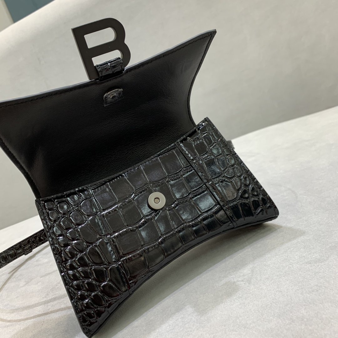 Ba1en*iaga Hourglass Bag 18cm