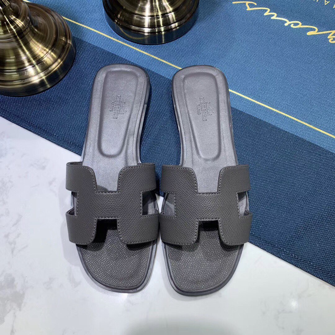 Bagsaaa H**me5 Oran sandals in the color Gris