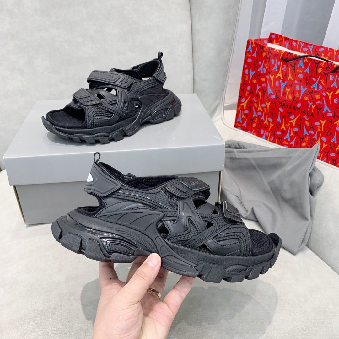 Ba1en*iaga Sandals 002