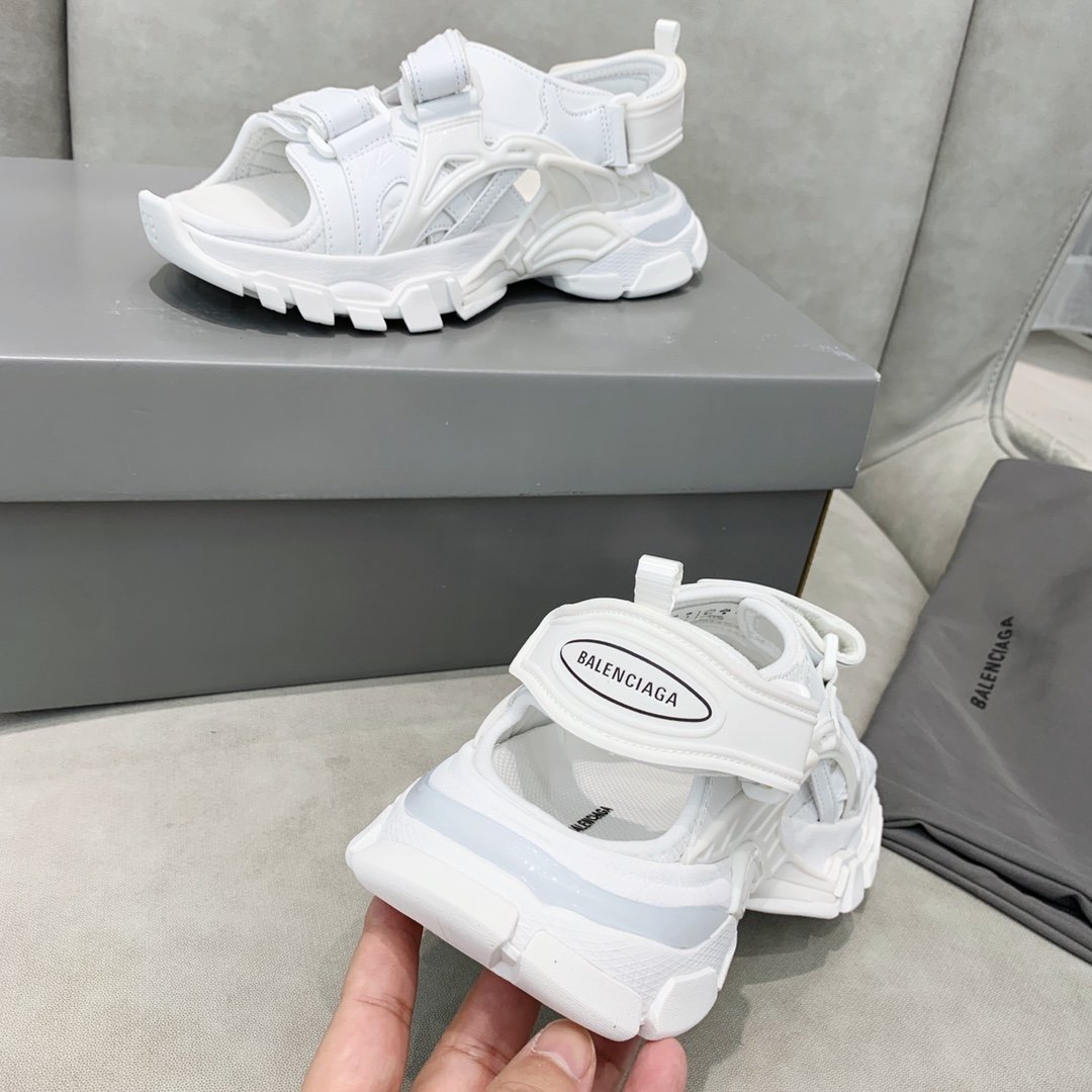 Ba1en*iaga Sandals 003