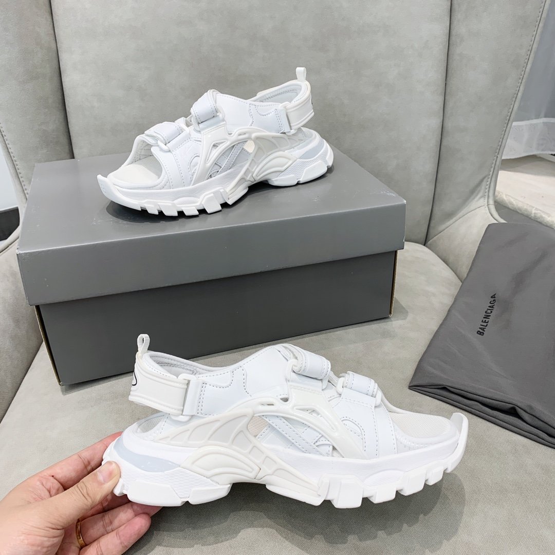 Ba1en*iaga Sandals 003