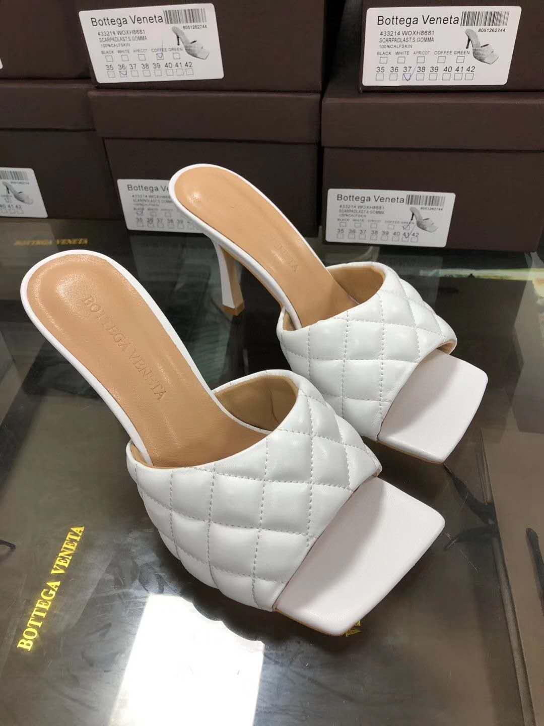 B0tt*ga Ven*ta Sandals