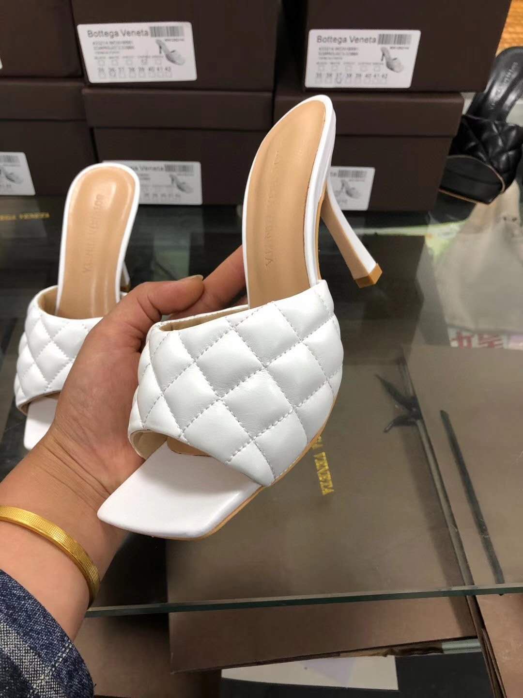 B0tt*ga Ven*ta Sandals