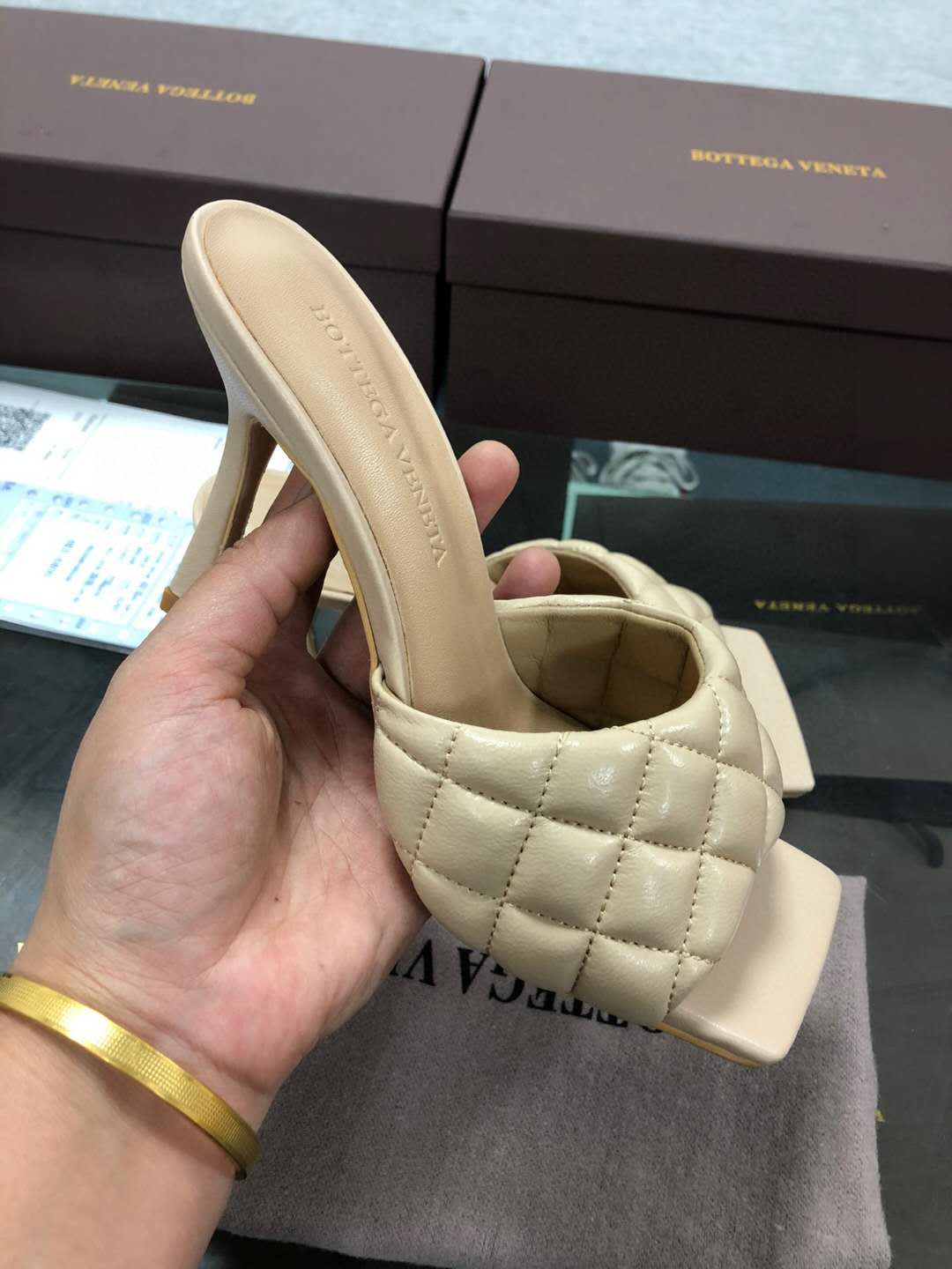 B0tt*ga Ven*ta Sandals 001