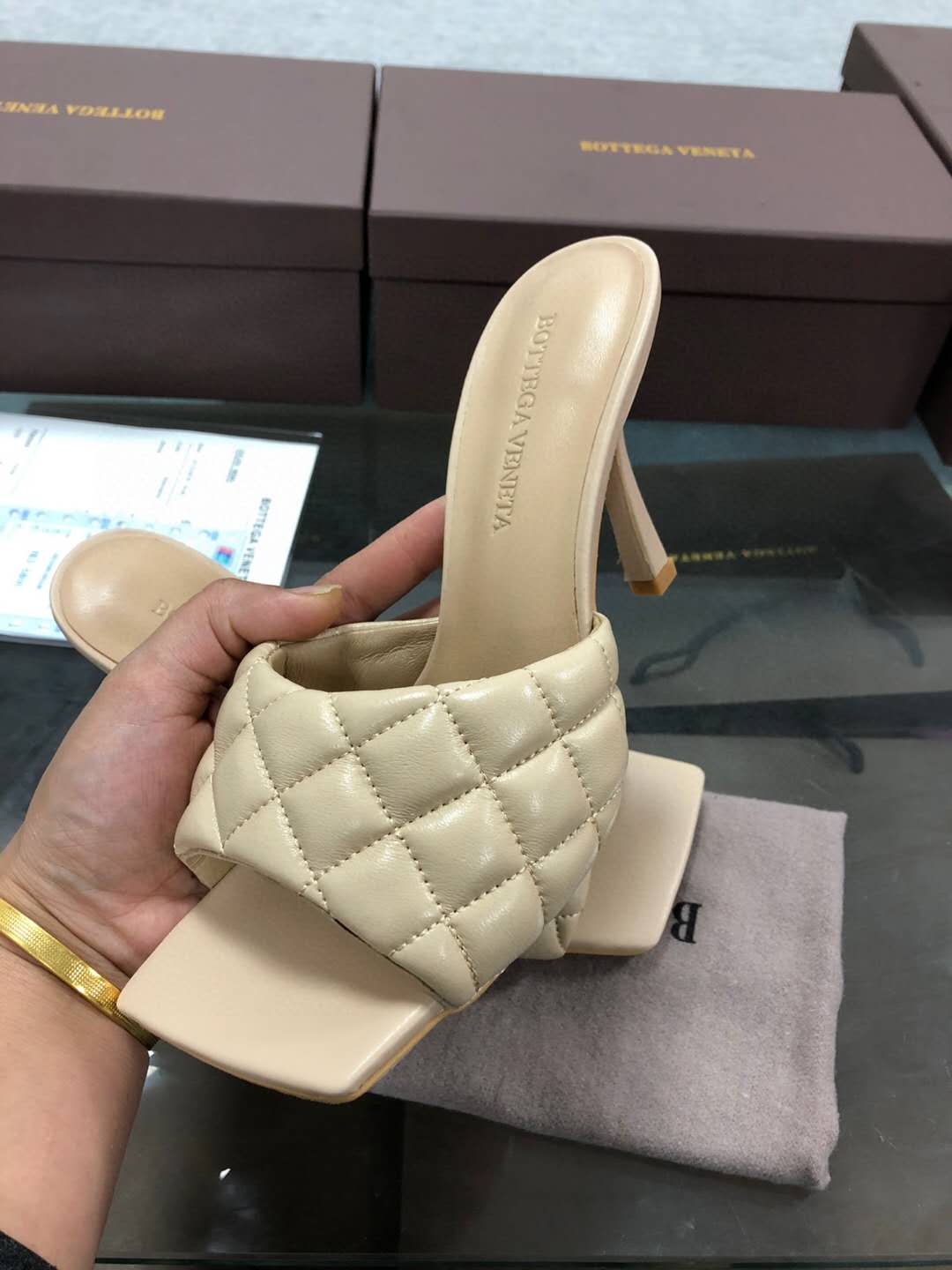 B0tt*ga Ven*ta Sandals 001