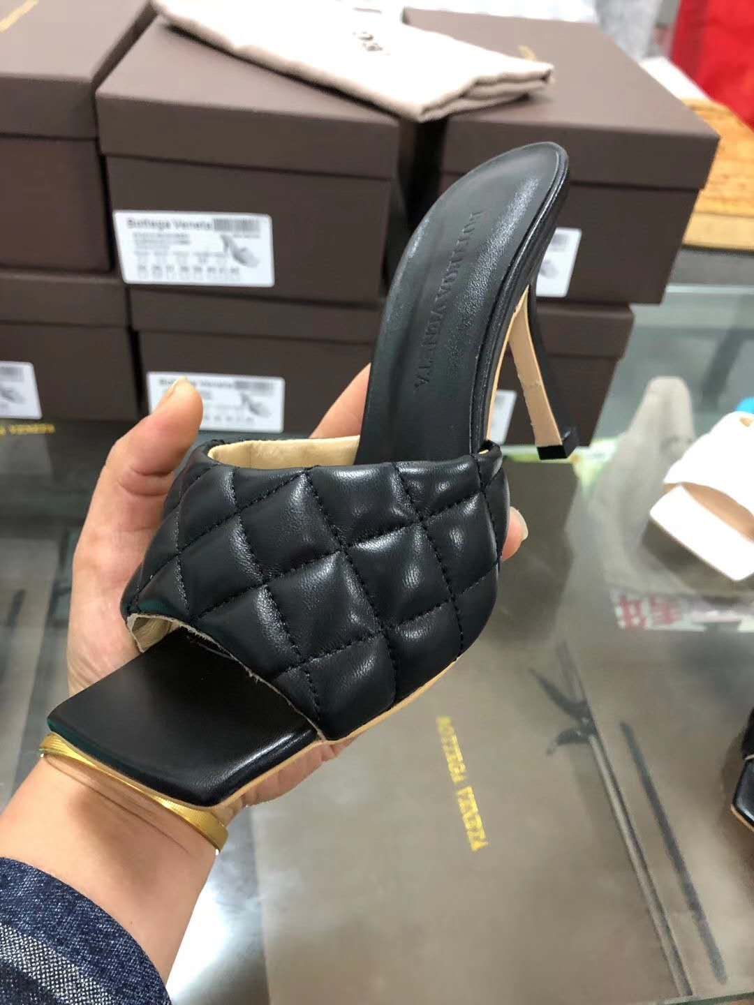 B0tt*ga Ven*ta Sandals 002